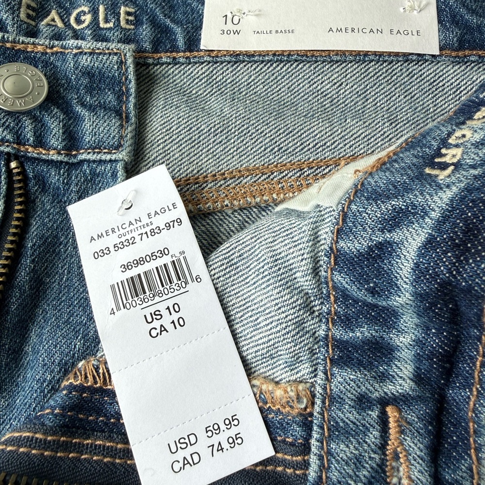 American Eagle Outfitters Women’s Light-Medium Blue Denim Jeans